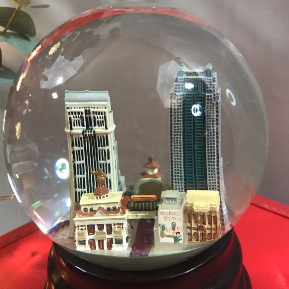 SOLD Saks Orlando City Snowglobe - Picture 2 of 4